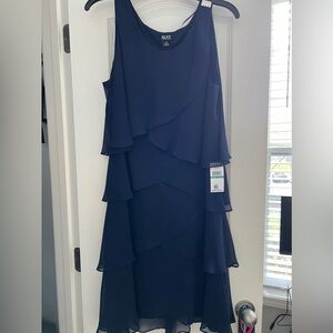 SLNY NWT Navy Tiered Shift Dress Macy’s Size 16
